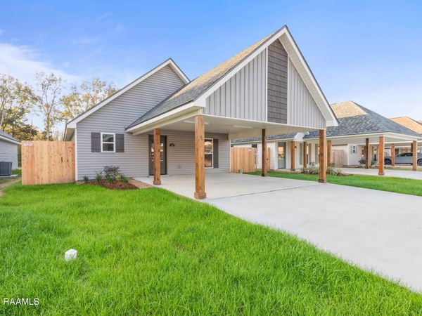 225 Camerons Cove Drive, Carencro, LA 70520