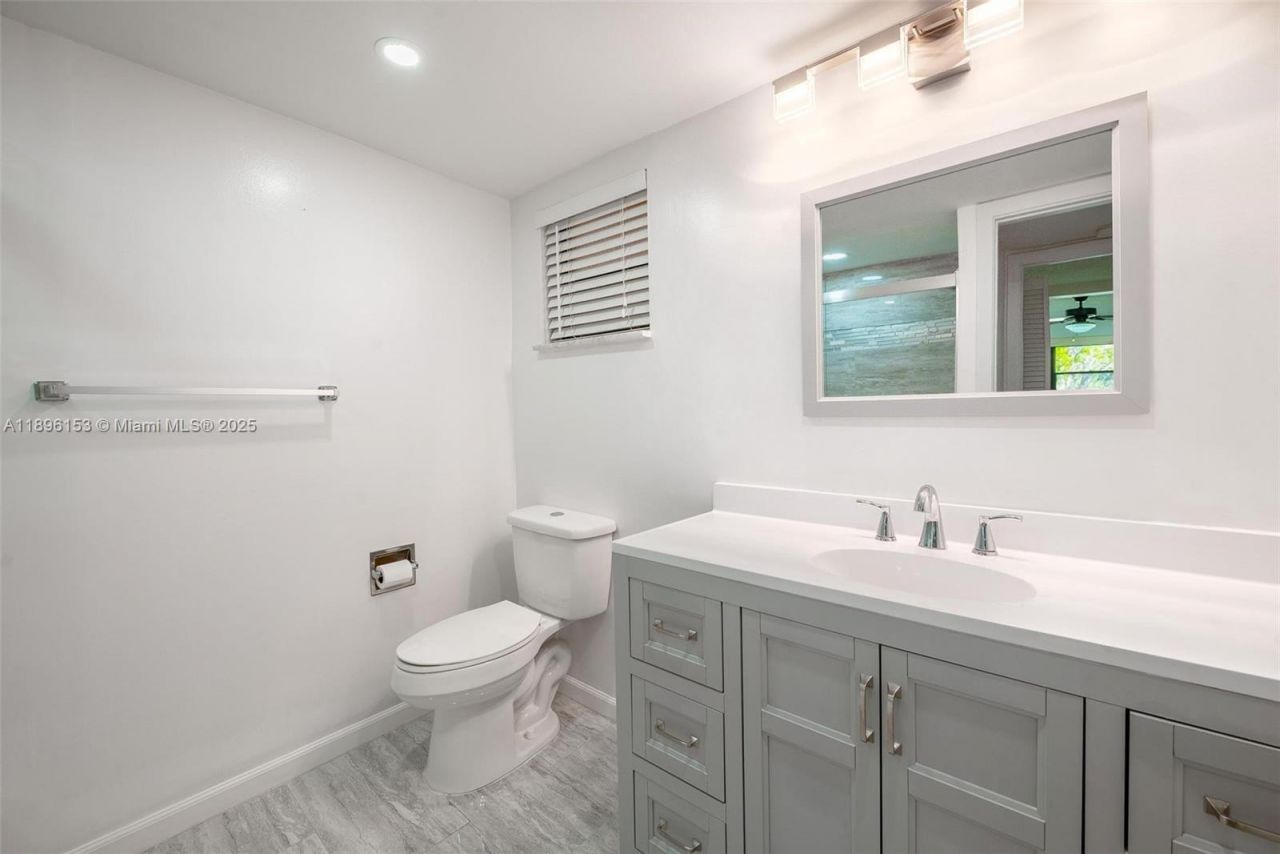 8901 N New River Canal Rd, Unit 14W, Plantation, FL 33324 Photo