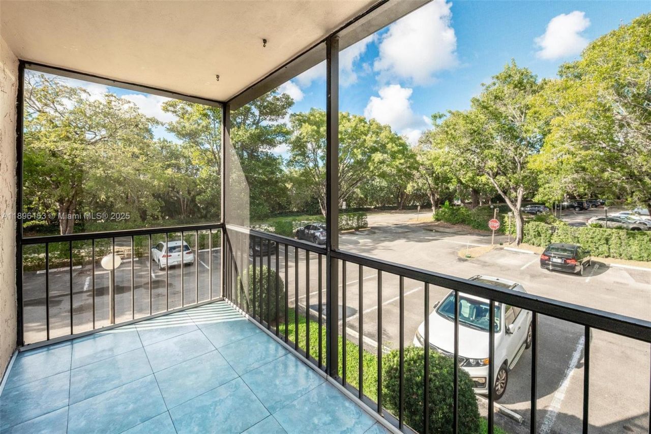 8901 N New River Canal Rd, Unit 14W, Plantation, FL 33324 Photo