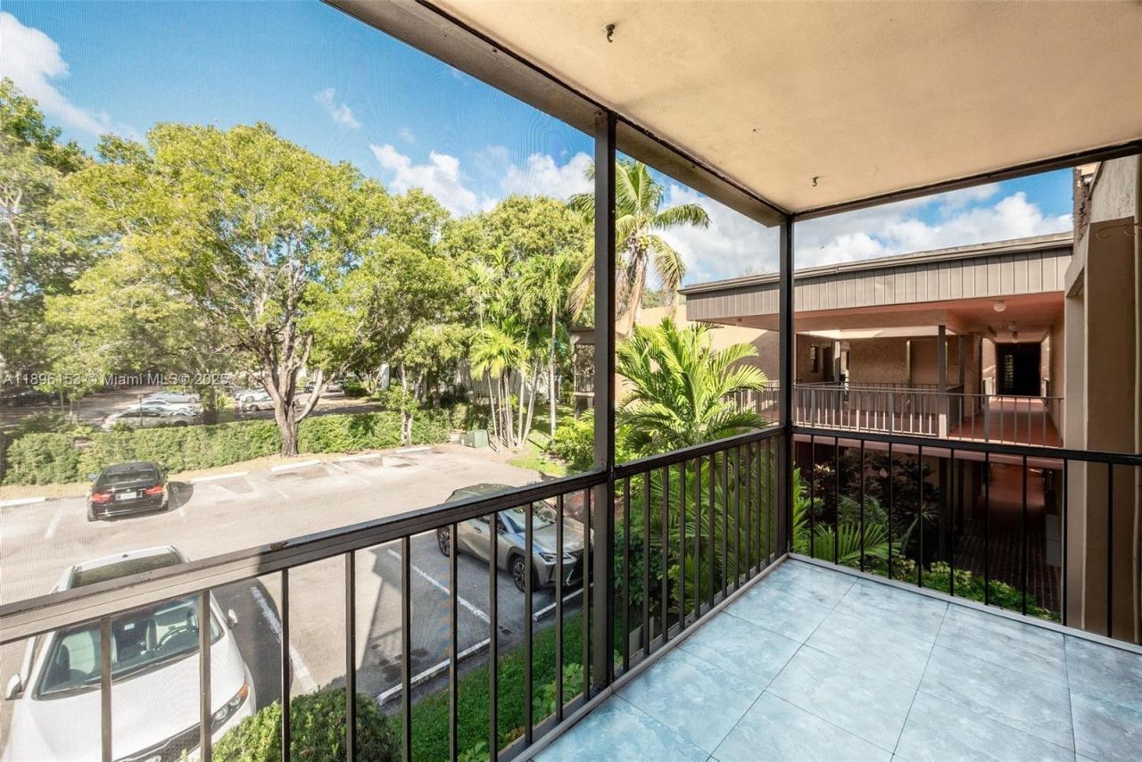 8901 N New River Canal Rd, Unit 14W, Plantation, FL 33324 Photo