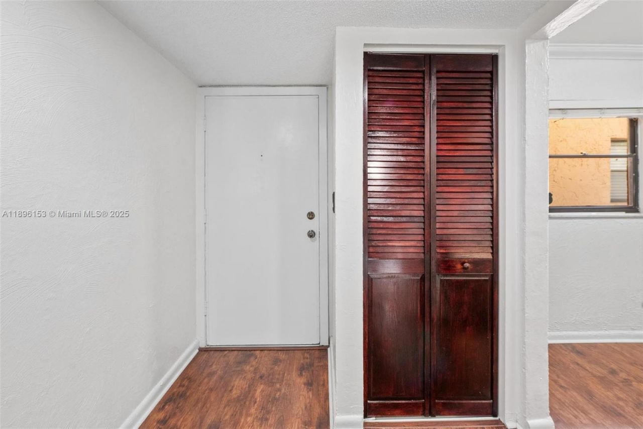 8901 N New River Canal Rd, Unit 14W, Plantation, FL 33324 Photo