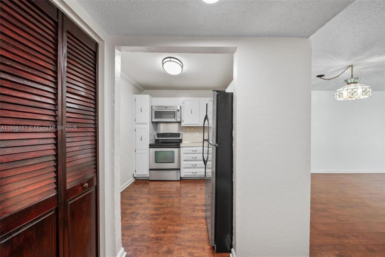 8901 N New River Canal Rd, Unit 14W, Plantation, FL 33324 Photo