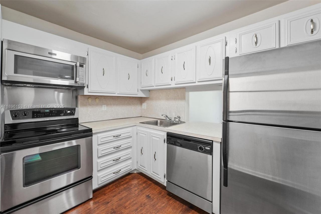 8901 N New River Canal Rd, Unit 14W, Plantation, FL 33324 Photo