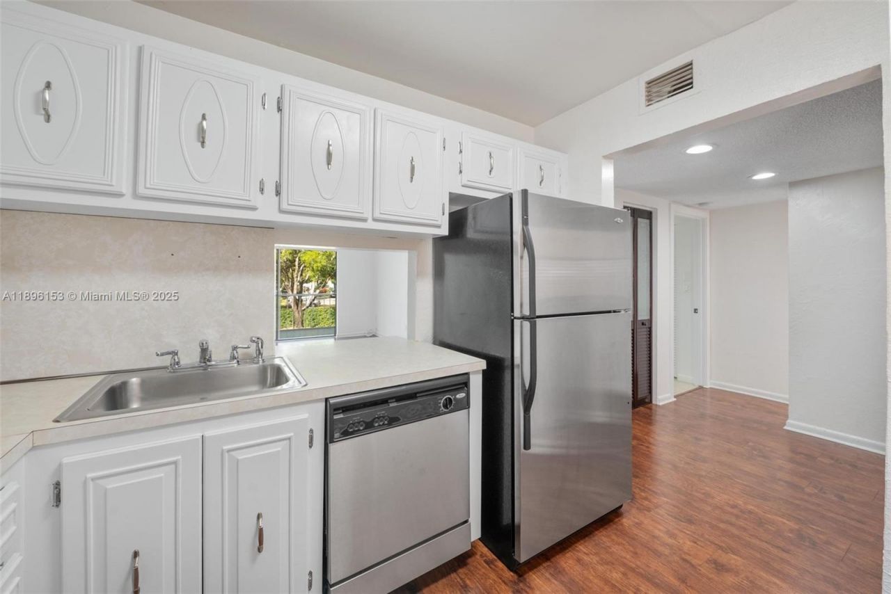 8901 N New River Canal Rd, Unit 14W, Plantation, FL 33324 Photo