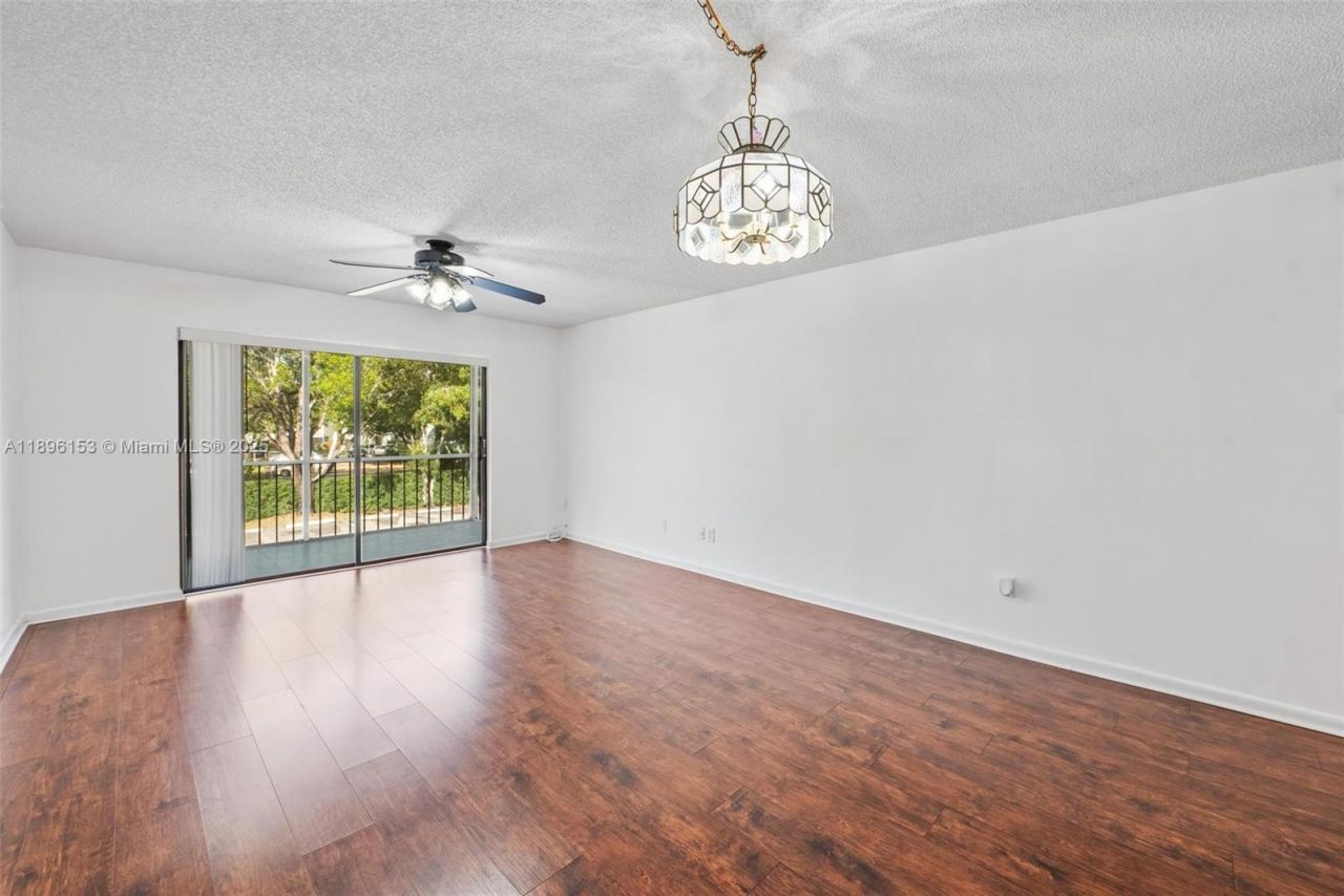 8901 N New River Canal Rd, Unit 14W, Plantation, FL 33324 Photo