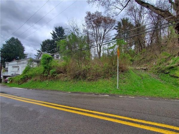 909 Harper Rd , Crescent, PA 15046