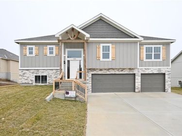 105 Johnson Circle, Dearborn, MO 64439