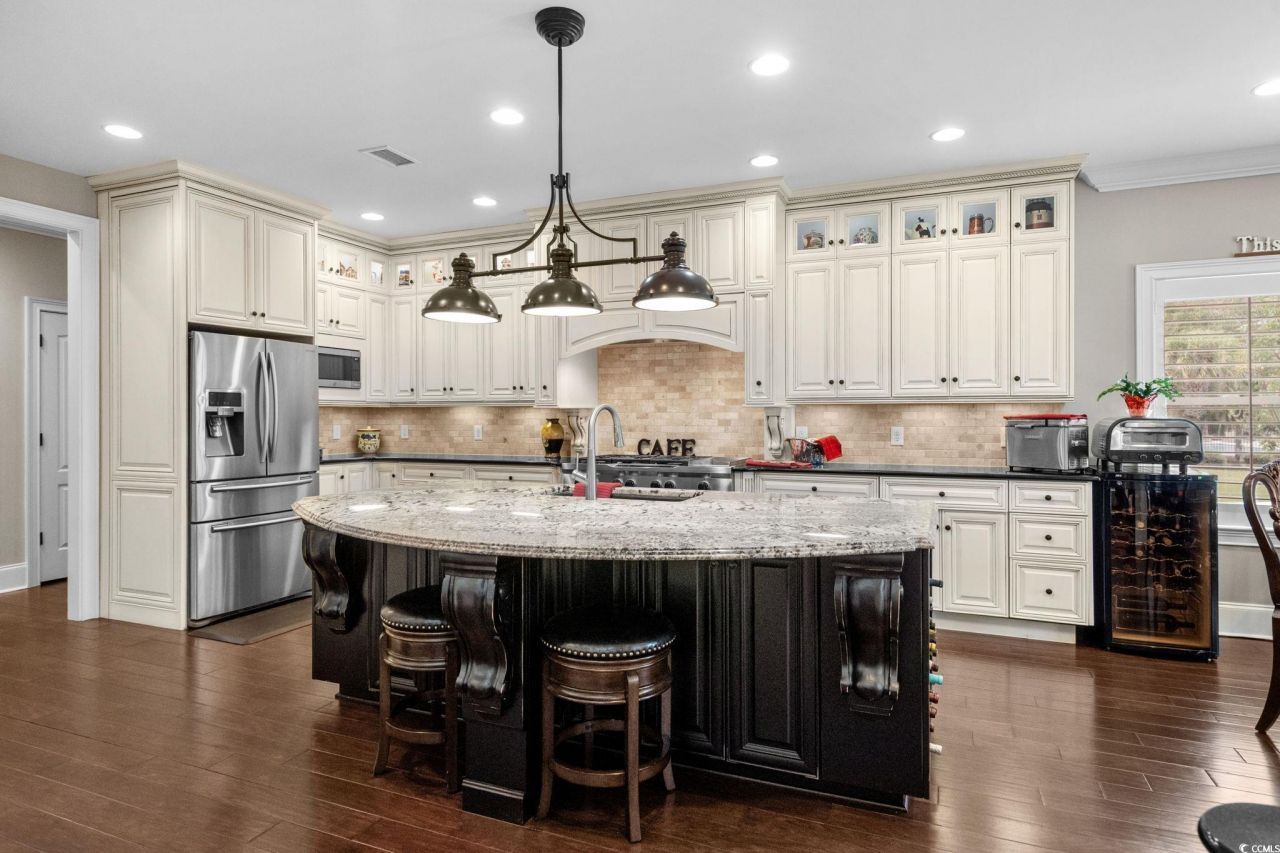 9785 Anchor Dr. Photo 4