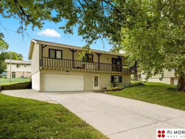 5011 N 107th Street, Omaha, NE 68134