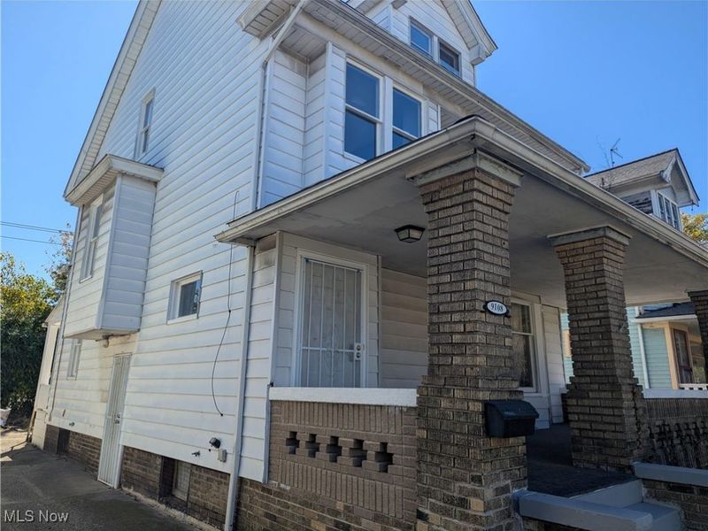 9108 Kempton Avenue, Cleveland, OH 44108 Photo 3