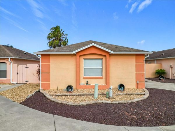 604 NUEVO LEON LANE, THE VILLAGES, FL 32159