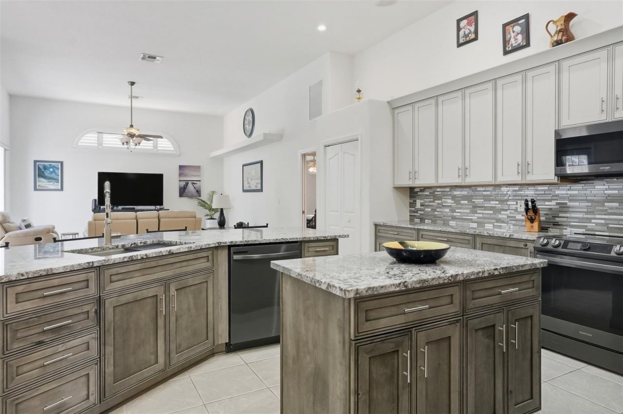 11457 Genter Drive, Spring Hill, FL 34609 Photo