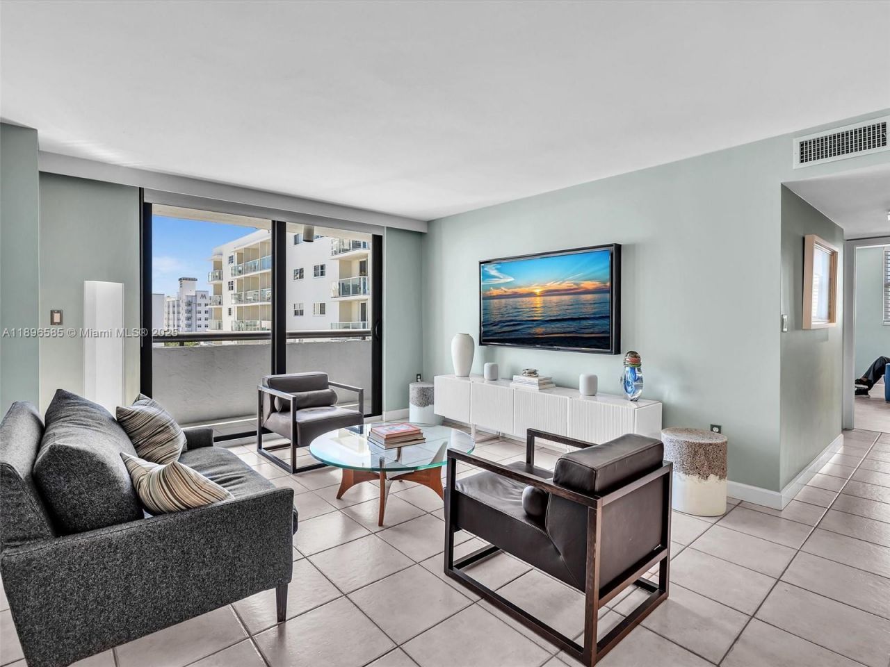 1775 Washington Ave, Unit 8B, Miami Beach, FL 33139 Photo