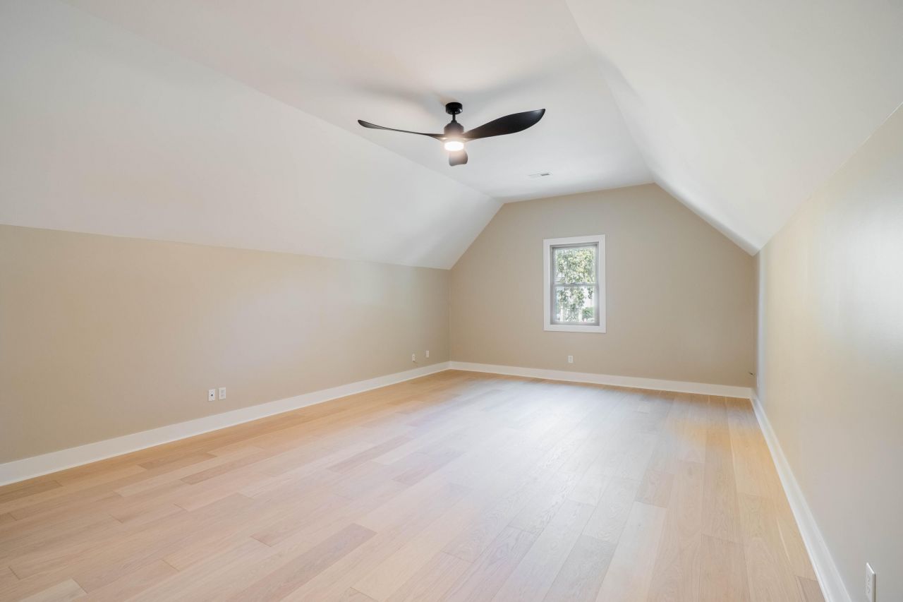 316 Anadale Court Photo 35