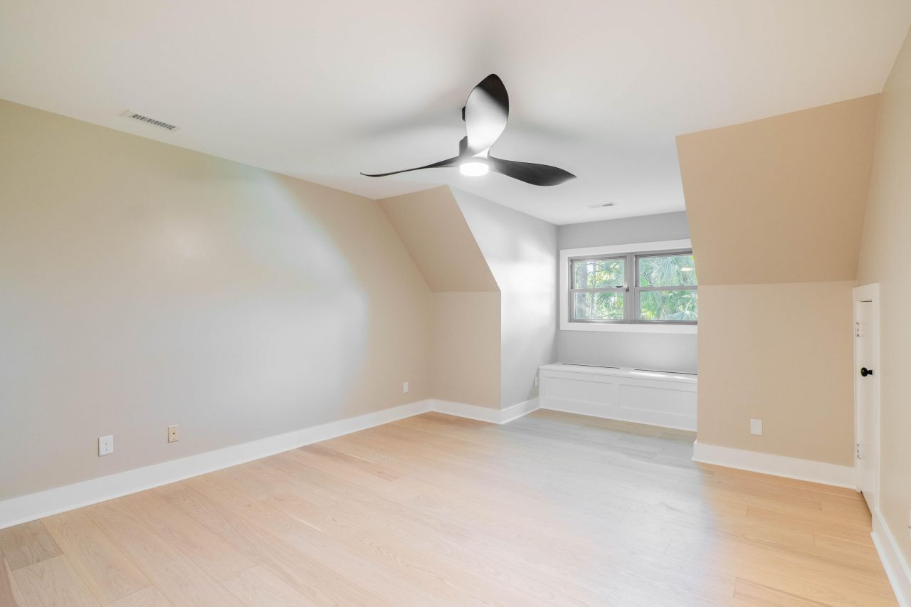 316 Anadale Court Photo 38