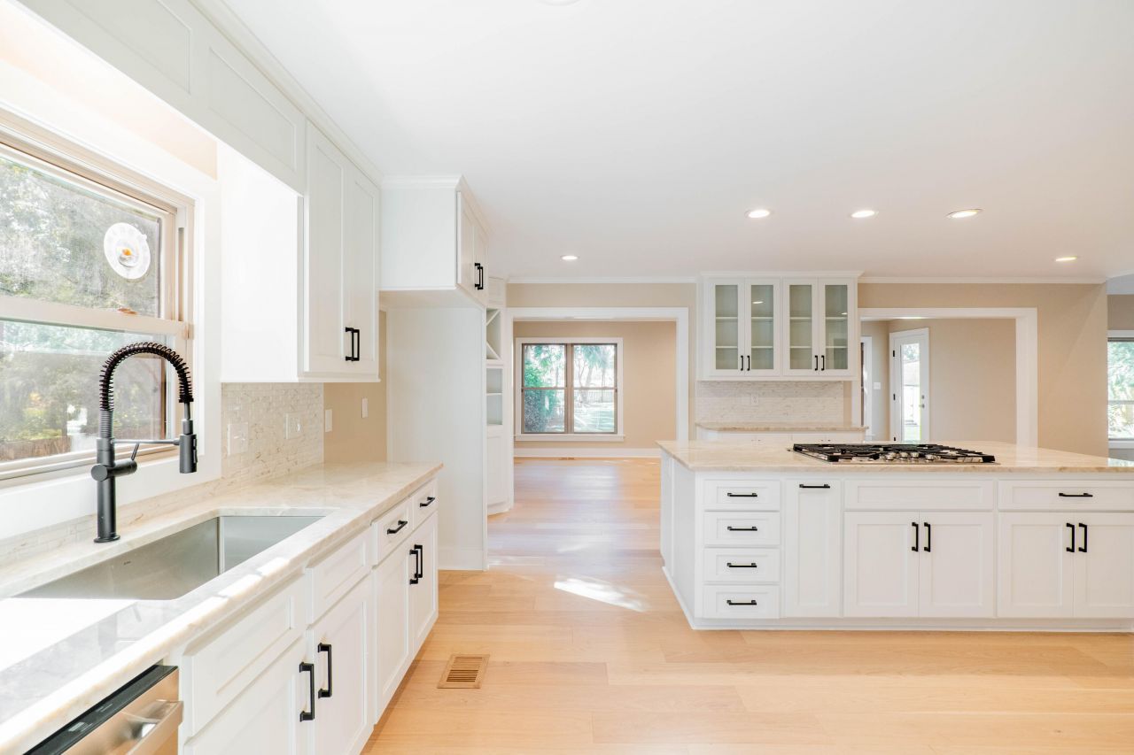 316 Anadale Court Photo 6