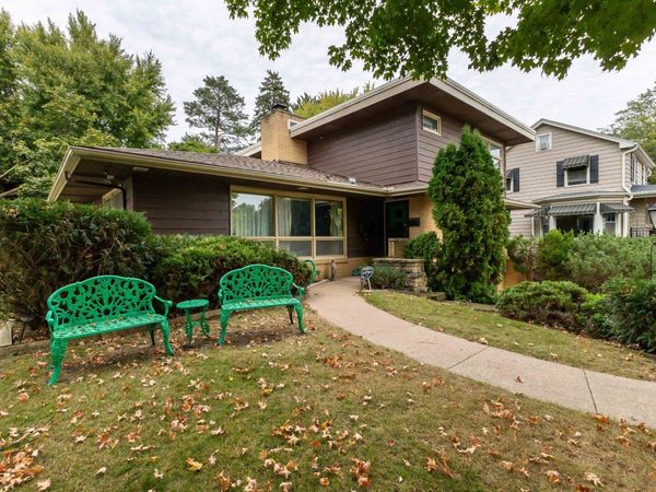 1725 Plymouth Court, Dubuque, IA 52003