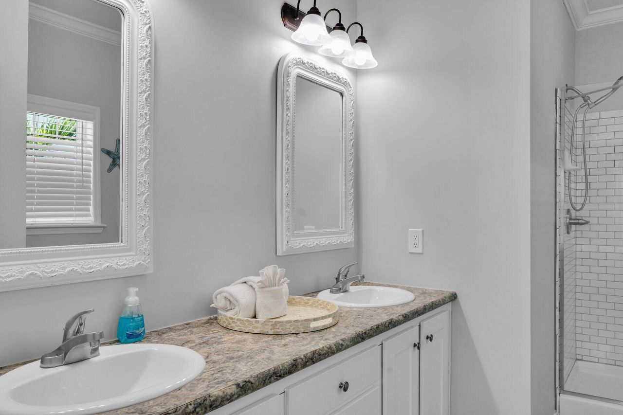 121 Venetian Drive, Islamorada, FL 33036 Photo