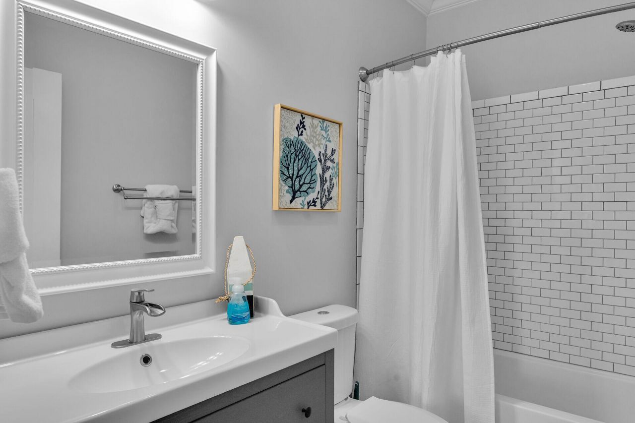 121 Venetian Drive, Islamorada, FL 33036 Photo