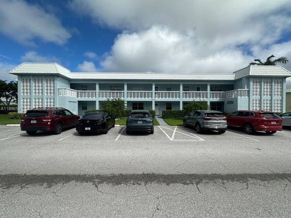 9848 Marina Blvd, Unit 811, Boca Raton, FL 33428