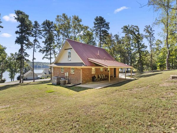882 York Dr, Rogersville, AL