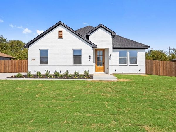 1217 Gannon Lane, DeSoto, TX 75115