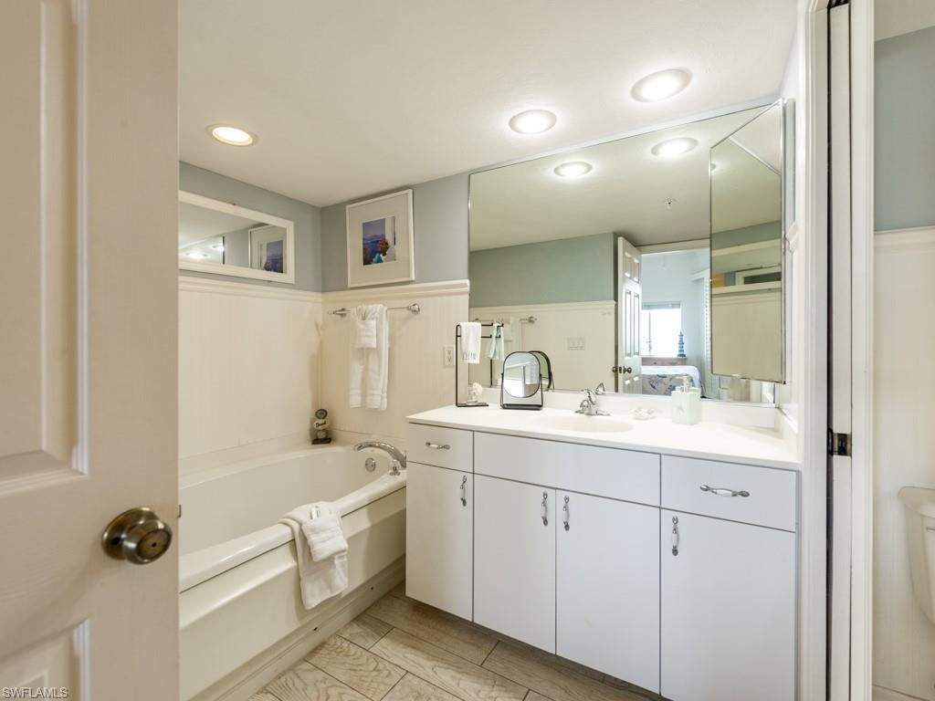 255 Periwinkle Way, Unit 6-C, Sanibel, FL 33957 Photo