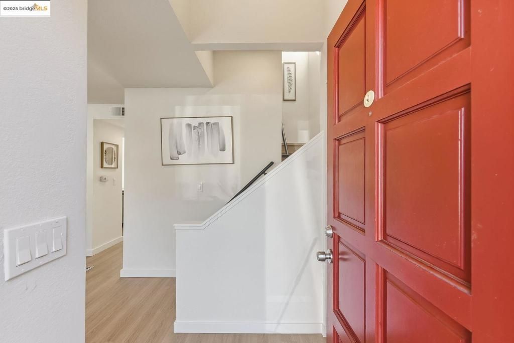 9737 Hillgrade Ct, Oakland, CA 94603 Main Photo