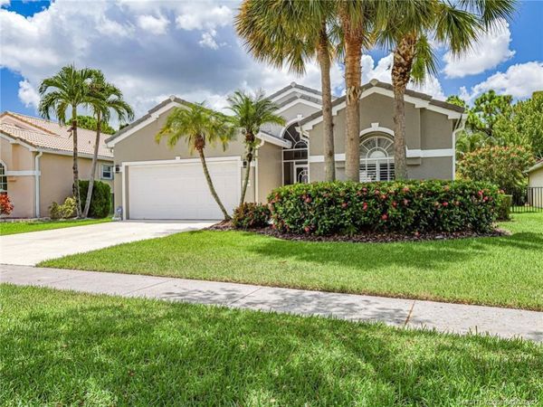 7007 SE Twin Oaks Circle, Stuart, FL 34997