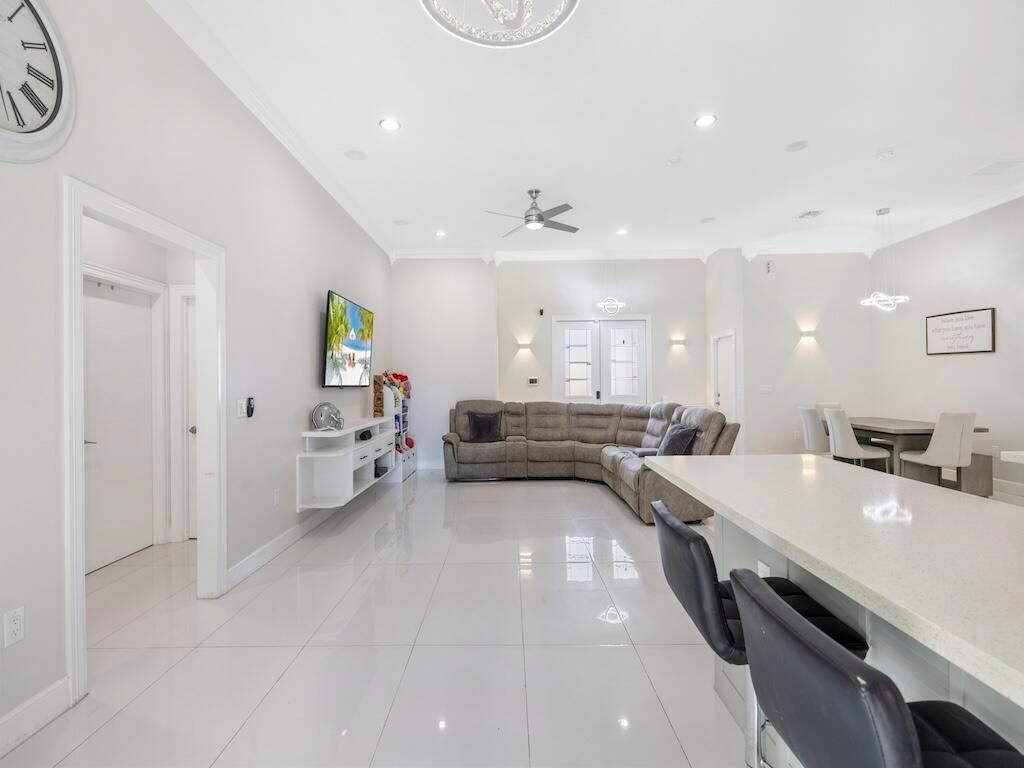 914 SW Mccracken Avenue, Port Saint Lucie, FL 34953 Photo