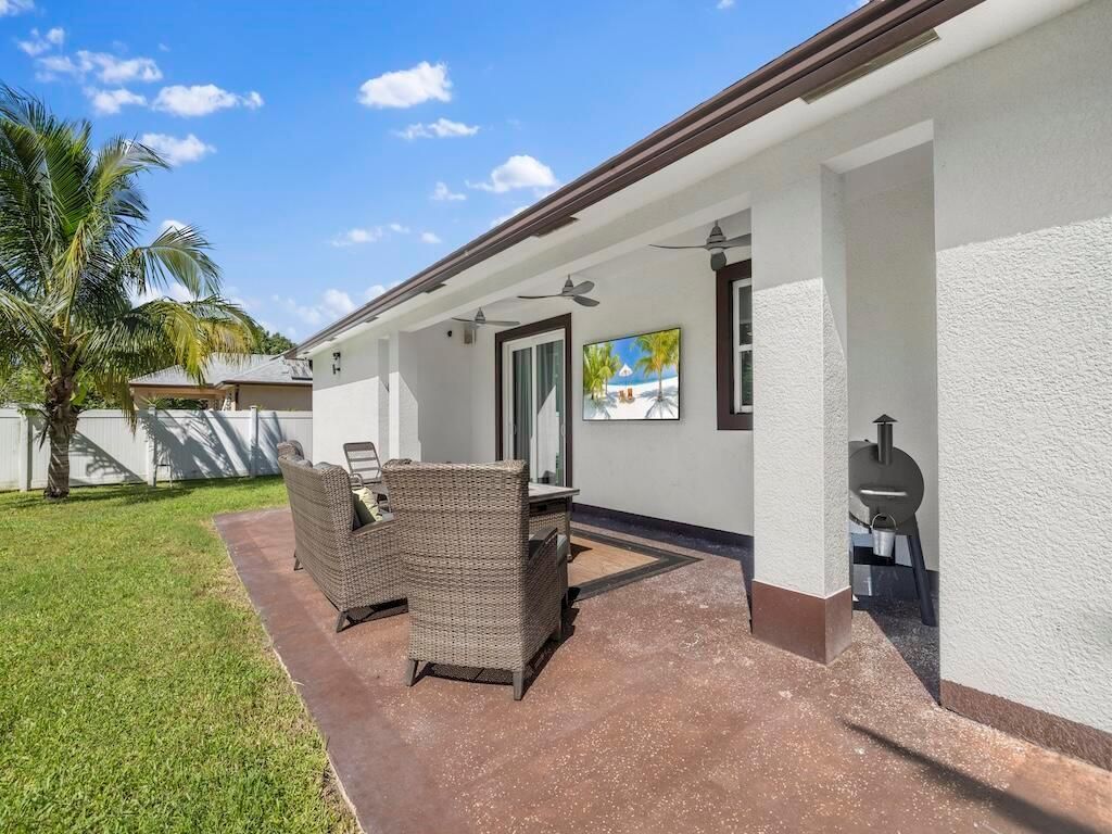 914 SW Mccracken Avenue, Port Saint Lucie, FL 34953 Photo