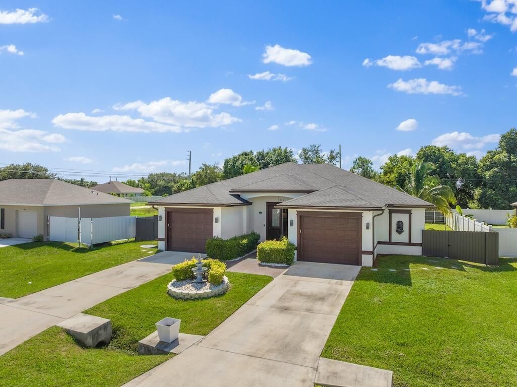 914 SW Mccracken Avenue, Port Saint Lucie, FL 34953 Photo