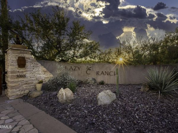 50602 N US Hwy 60 Avenue, Wickenburg, AZ 85390
