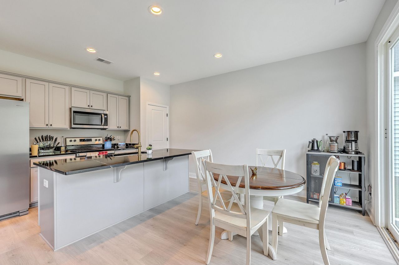 159 Hawthorne Landing Drive Photo 10