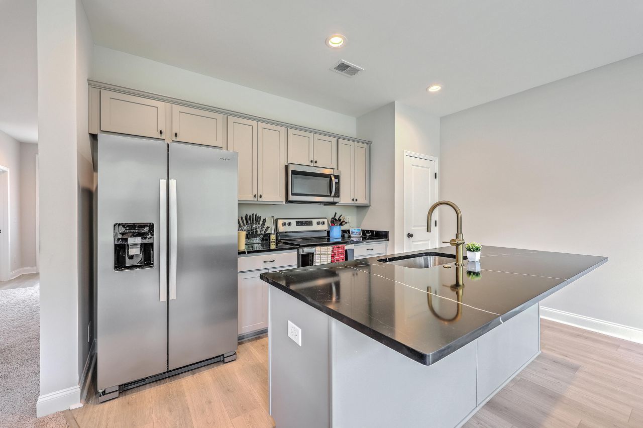 159 Hawthorne Landing Drive Photo 11