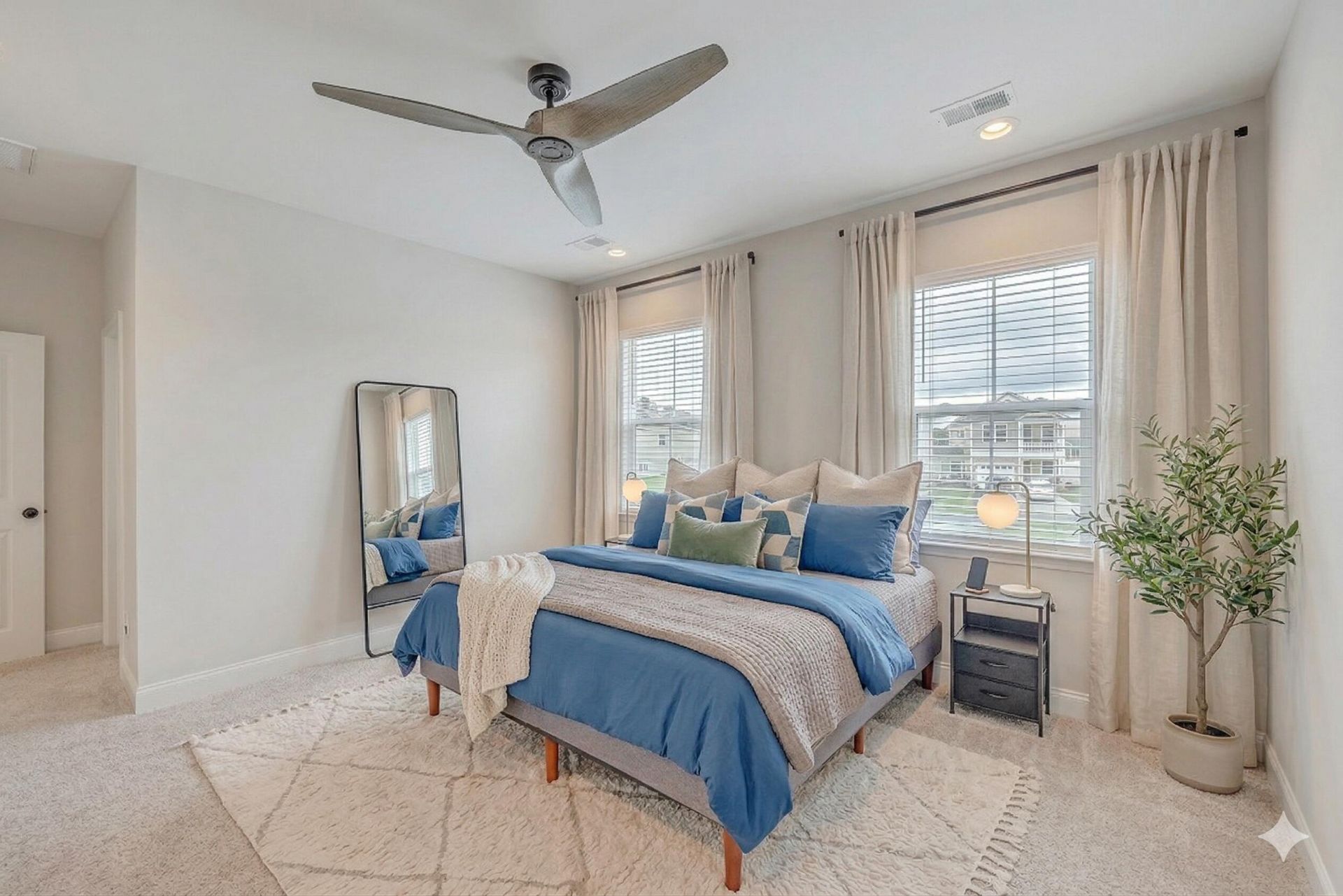 159 Hawthorne Landing Drive Photo 12