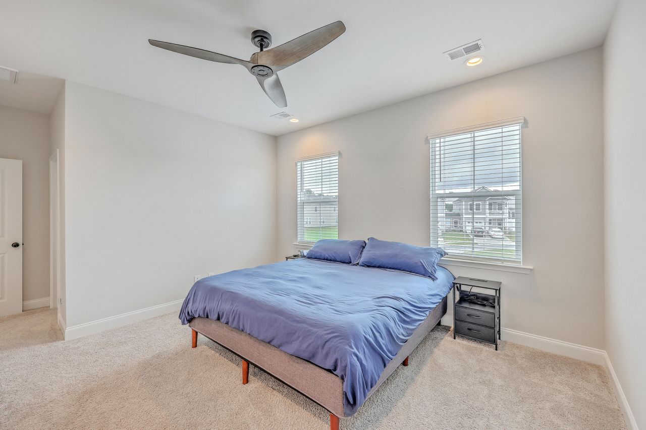 159 Hawthorne Landing Drive Photo 17