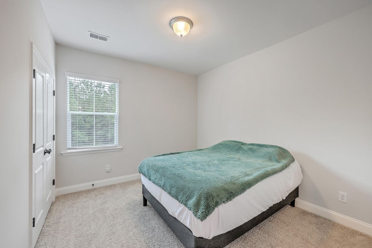 159 Hawthorne Landing Drive Photo 23