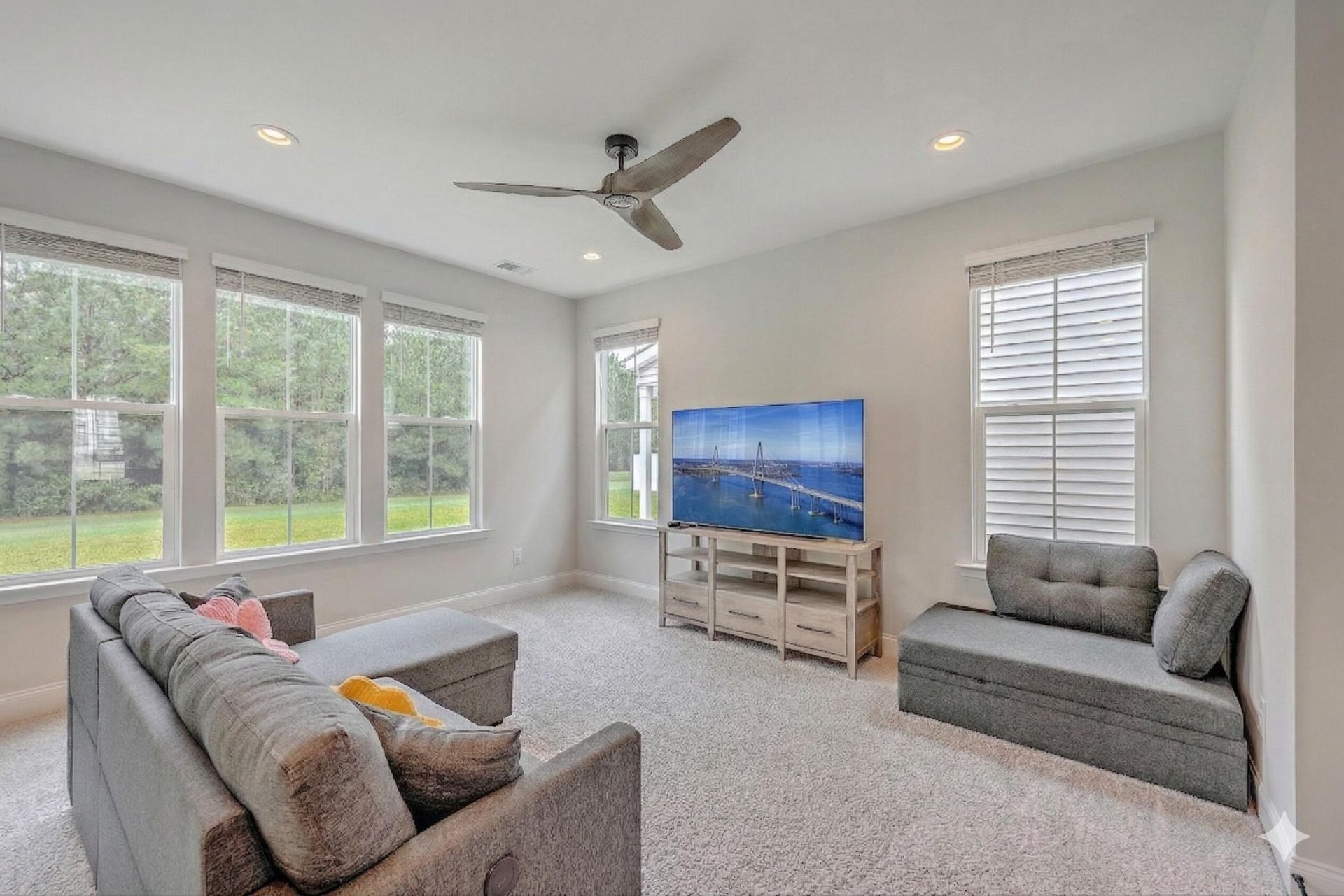 159 Hawthorne Landing Drive Photo 4