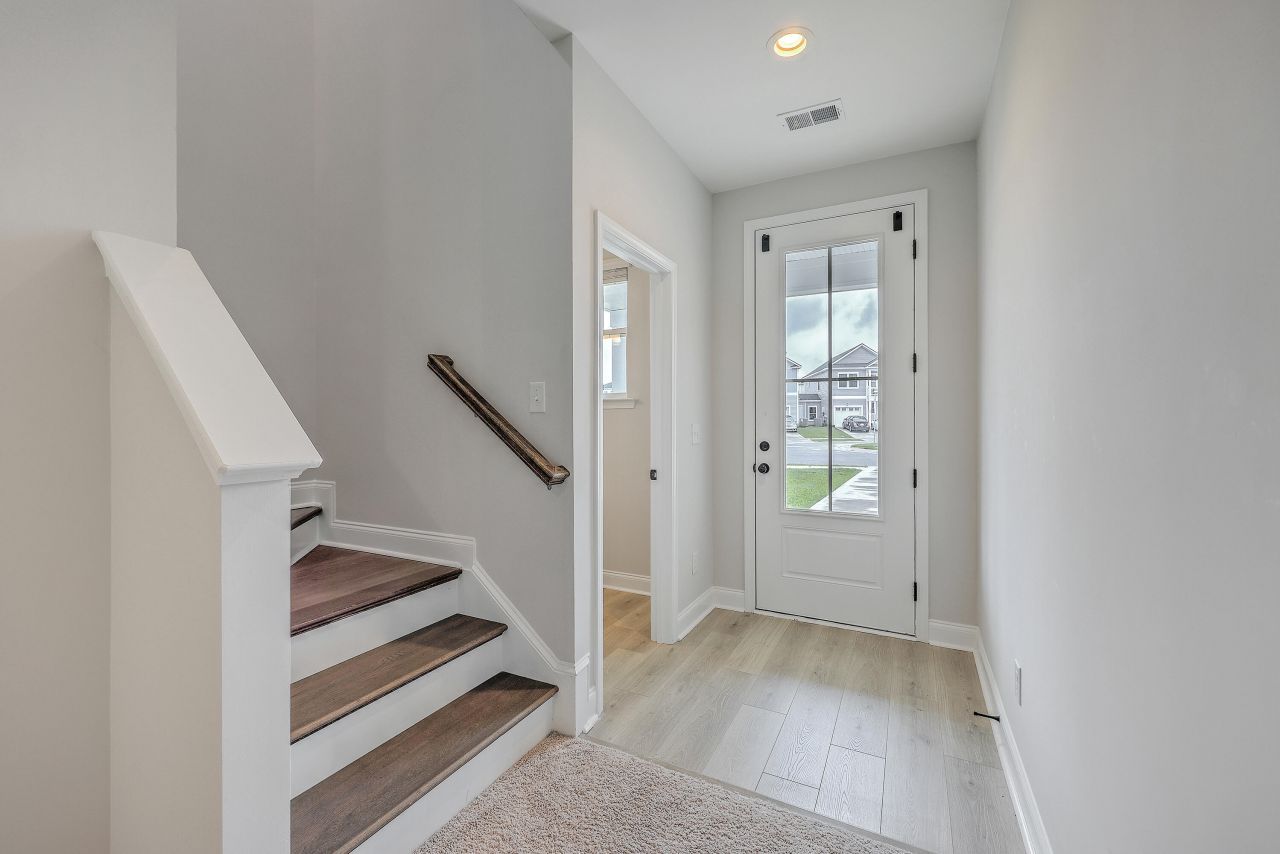 159 Hawthorne Landing Drive Photo 5