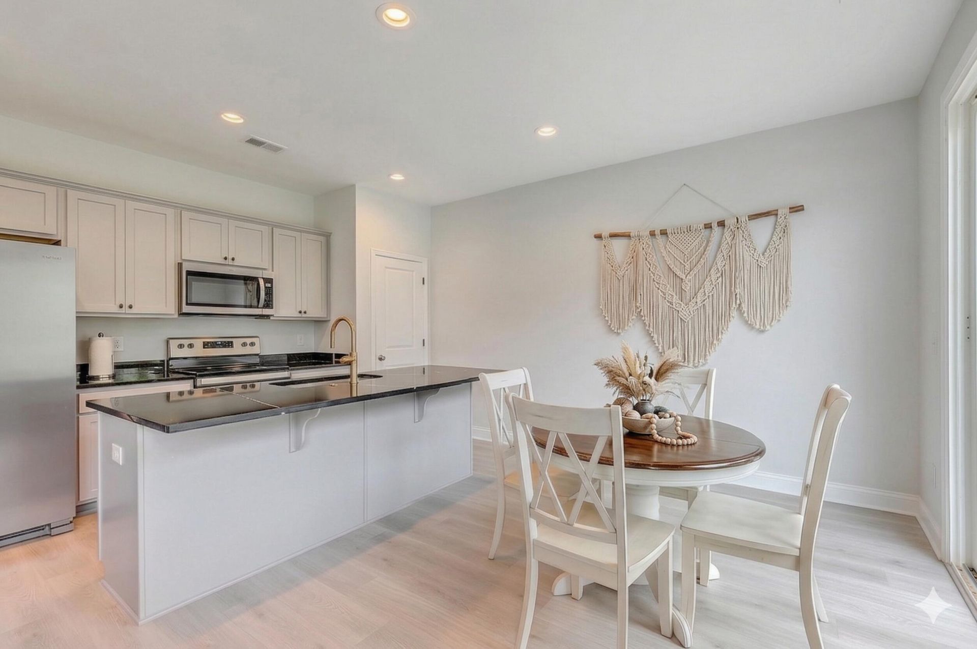 159 Hawthorne Landing Drive Photo 7