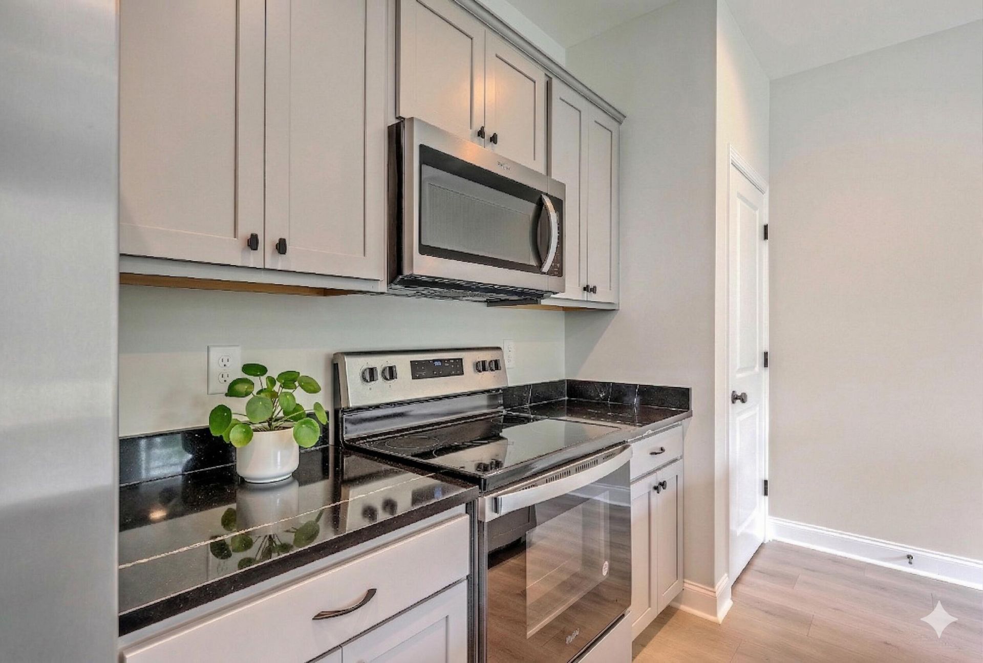 159 Hawthorne Landing Drive Photo 8