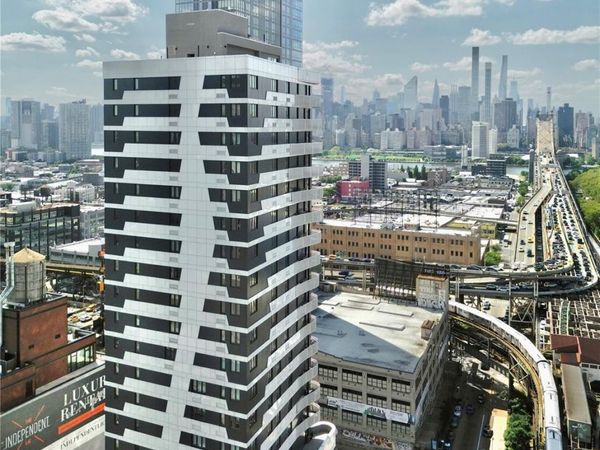 2416 Queens Plaza S, Unit 2D, Long Island City, NY 11101