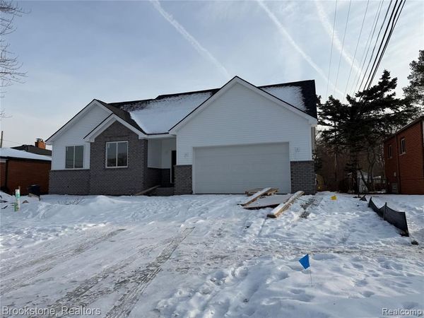 32930 Chalfonte Drive, Warren, MI 48092