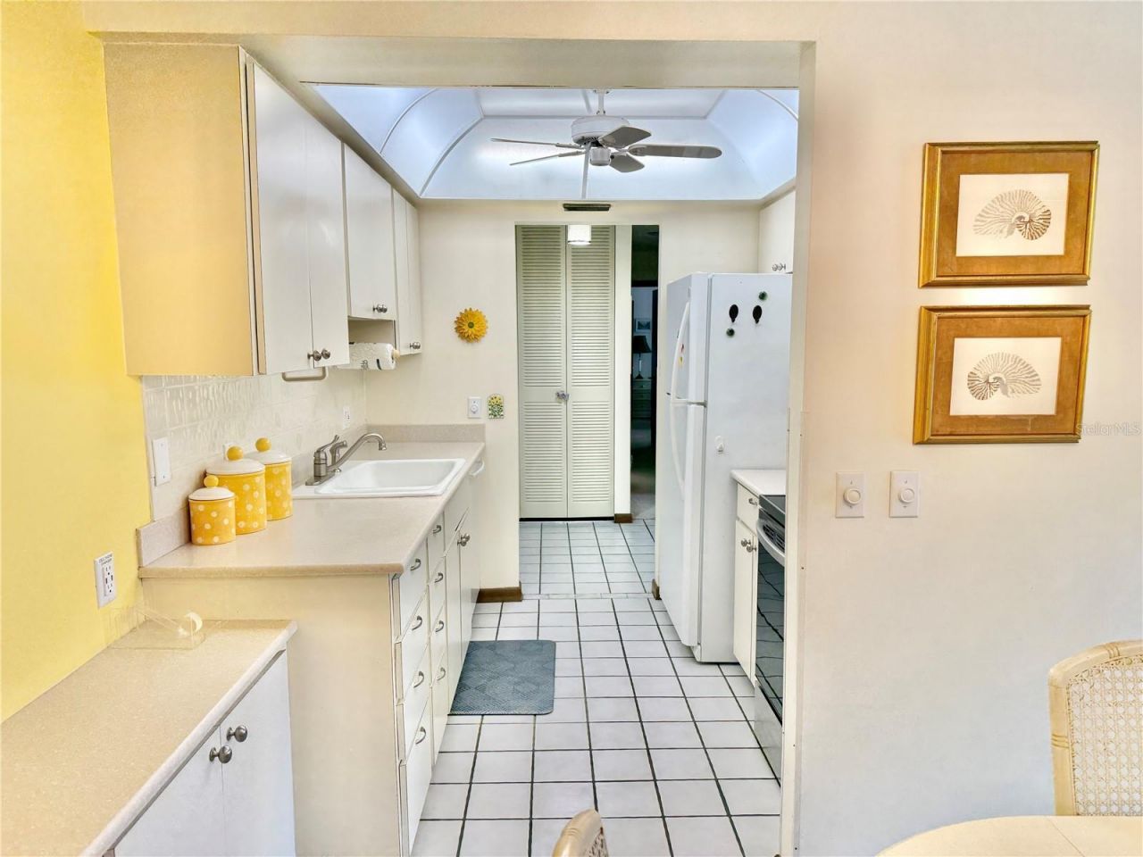 5808 Gulf Drive, Unit 203, Holmes Beach, FL 34217 Photo