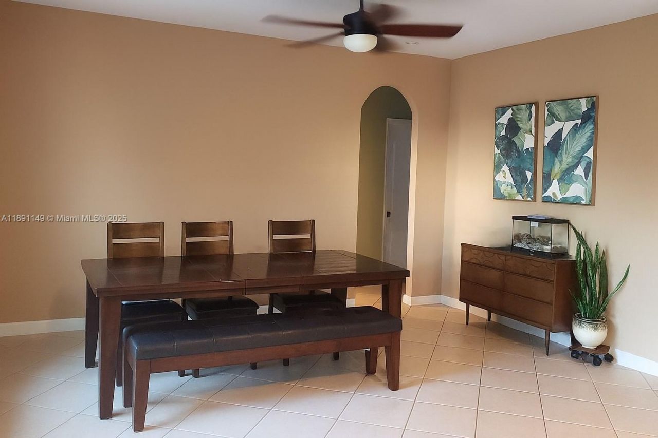 204 NE 32nd Ter, Homestead, FL 33033 Photo