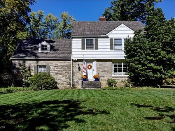 2763 Derbyshire Road, Cleveland, OH 44106