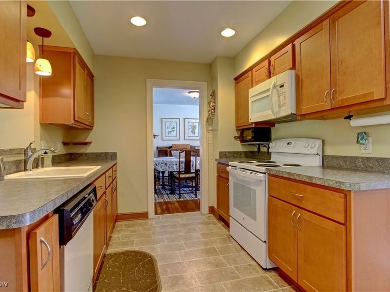 2763 Derbyshire Road, Cleveland, OH 44106 Photo 10