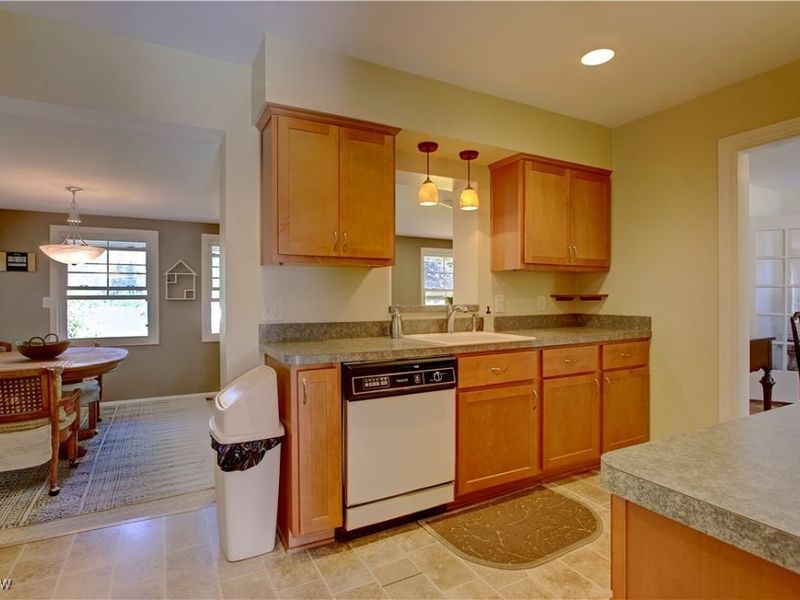 2763 Derbyshire Road, Cleveland, OH 44106 Photo 11