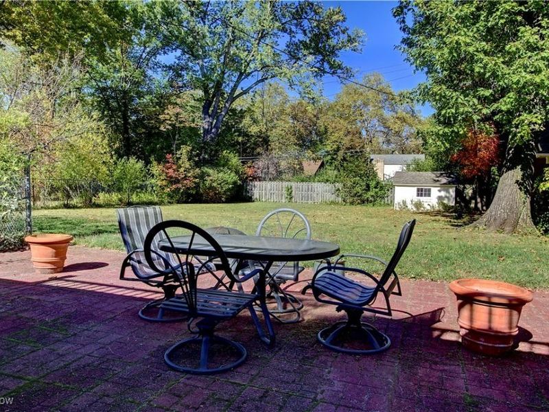 2763 Derbyshire Road, Cleveland, OH 44106 Photo 32